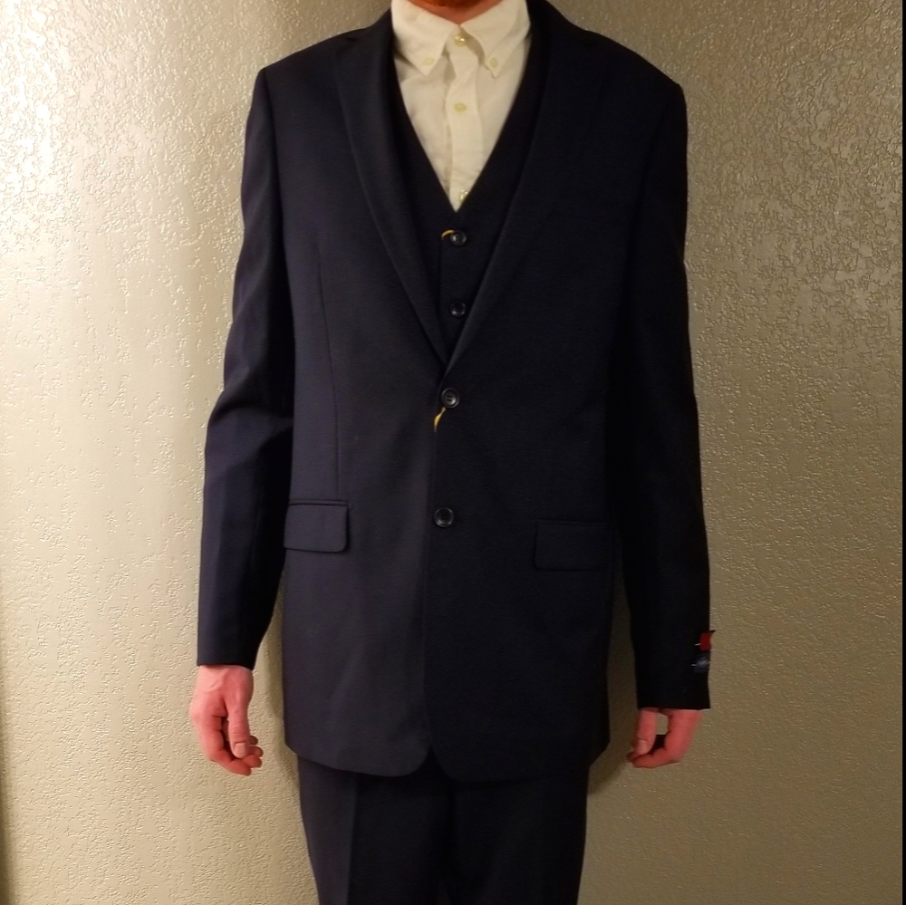 Mantoni navy blue suit